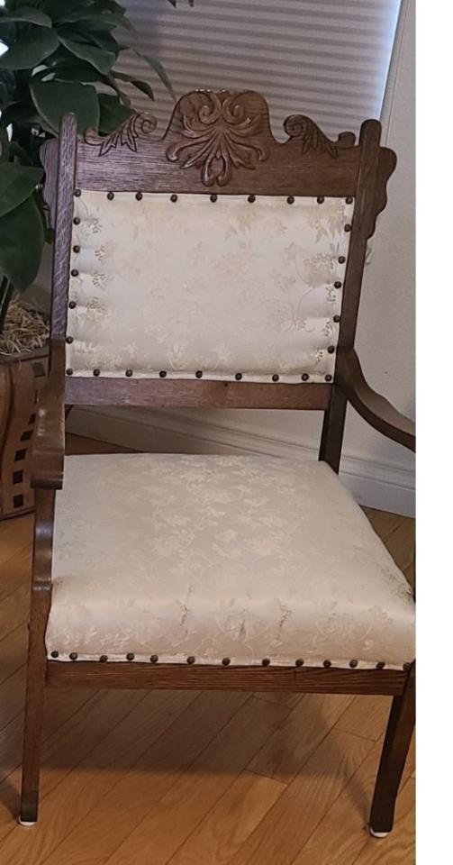 Eastlake Chair - Ivory Brocade